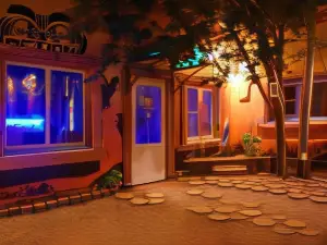 Action Hotel