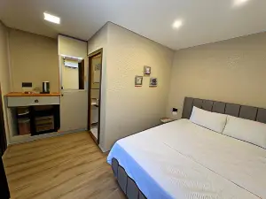 Some Tiny House Boutique Hotel