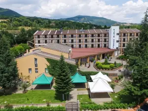Hotel Kiris