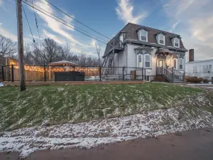 Riverside Inn