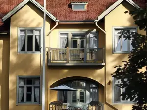 Villa Urhola, Kruunupuisto