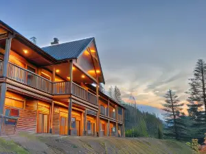 Hearthstone Elegant Lodge by the River