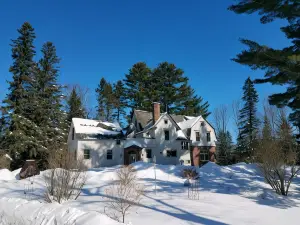 Pinehurst Inn Bed & Breakfast