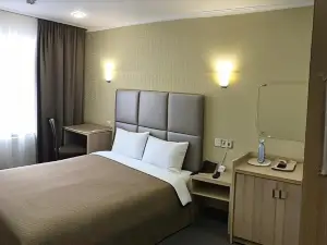 Maksim Hotel