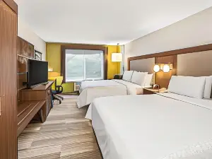 Holiday Inn Express & Suites Tacoma