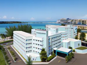 Courtyard Nassau Downtown/Junkanoo Beach