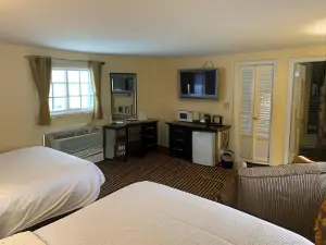 Four Winds Country Motel