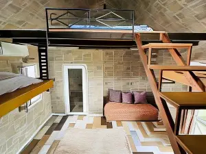 Art House Sweet Home