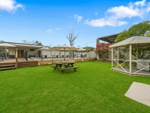 New Crossing Place Motel