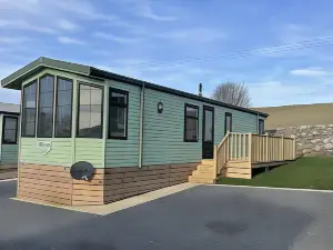 Immaculate 2-Bed Static Caravan at Monrieth