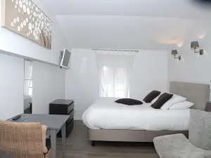 Un Hôtel En Ville