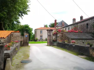 Le Manoir "Aux Douves"