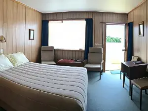 Owaka Lodge Motel