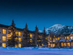 Coast Canmore Hotel & Conference Centre