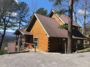 Chelle's Sanctuary 2 Bedroom Cabin by RedAwning