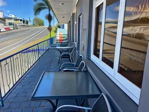 Innisfail Riverfront Motel