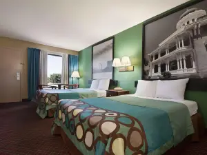 Super 8 by Wyndham Hattiesburg North