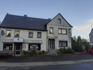 Black Bear Bikers Pub-Hotel