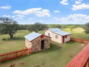 Stein Haus Ranch 4 Bedroom Home by RedAwning