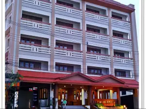 リバーフロント ホテル
