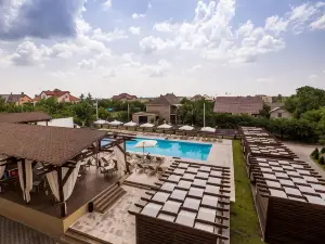 Giowine Hotel & Restaurant