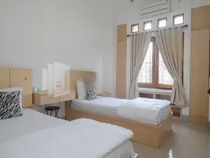 Guest House Pinarak 2 Syariah Near Gor Satria Purwokerto Mitra RedDoorz