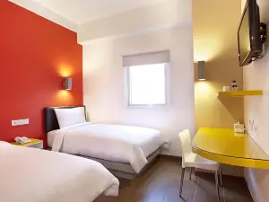 Amaris Hotel Cihampelas Bandung