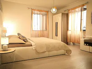Apartments & Rooms As