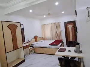 Hotel Aaditya Palace