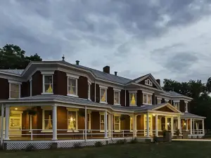 Grand Victorian Inn