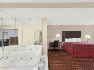 Days Inn by Wyndham College Station University Drive