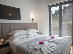 Aonia Luxurious Modern Boutique Apartments