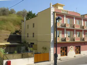 Hotel Piro