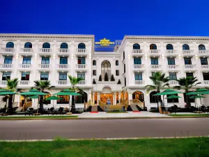 Khách sạn Crown Nguyen Hoang