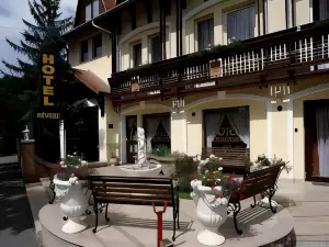Revesz Hotel, Restaurant and Rosa Spa