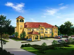 La Quinta Inn & Suites by Wyndham Leesville Ft. Polk