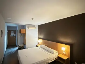 Hostal Mediterranea