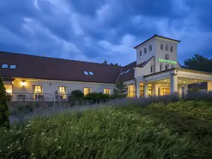 Old Lake Golf Hotel