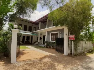 Radha Tourist Home