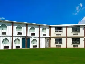 Harbor Inn