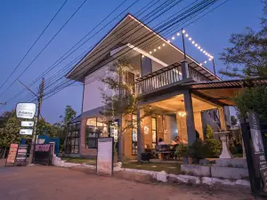 Yoji House and Cafe