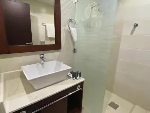 Royal Land Hotel Suitesرويال لاند للأجنحة الفندقية