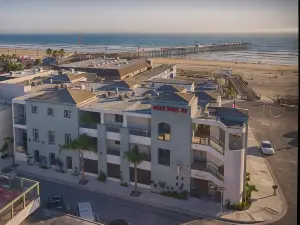 Beach House Inn & Suites