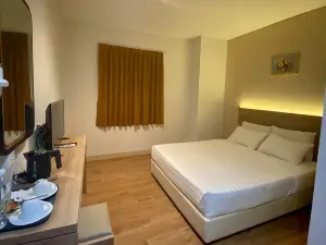 Lovina Inn - Nagoya Batam