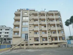 Hotel Aarohi