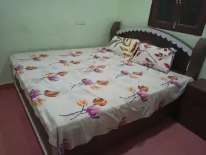 OYO Pandit Siyaram Guest House