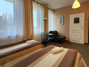 Hostel Zamość - Pokoje gościnne - bezpłatny Parking
