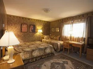 Midnight Sun Inn