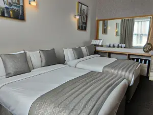 Hotels 24-7 - the Old Victoria Hotel