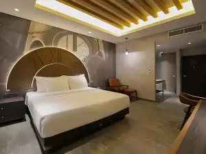 Jamboo Kingdom Hotel & Resort